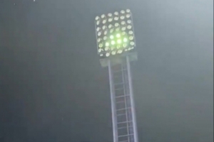 太陽報(bào)：英格蘭U21對(duì)陣德國(guó)比賽因球場(chǎng)燈光問題一度暫停