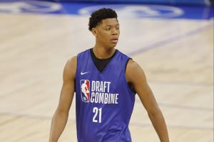 取消試訓(xùn)76人！Shams：埃斯-貝利可能已經(jīng)得到了某支球隊的承諾