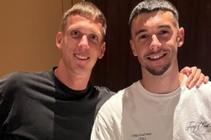 奧爾莫社媒曬與霍安-加西亞合照：歡迎你，天才????