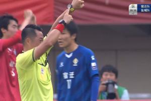 太拼了！鹽城1-0宿遷最后時(shí)刻擔(dān)架進(jìn)場(chǎng) 比賽結(jié)束多人原地癱倒