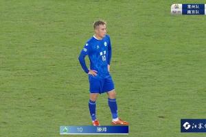滕帥帽子戲法！滕帥5分鐘連入兩球上演帽子戲法，常州主場0-3南京