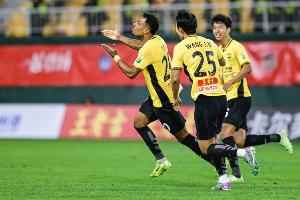 陜西聯(lián)合、大連鯤城出局，廣州豹成足協(xié)杯八強中甲獨苗