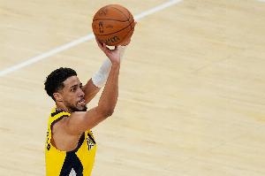 哈利伯頓談傷勢：有點(diǎn)僵硬和酸痛 但會(huì)為G7做好準(zhǔn)備