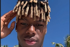 即將加盟巴薩？尼科-威廉姆斯社媒曬海邊度假自拍照