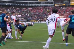 這球帥！勞塔羅背身高難度背身勾射破門，國(guó)米扳平比分