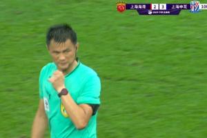 終于結(jié)束了！海港vs申花補時9分鐘，最終李海新101分鐘吹終場哨