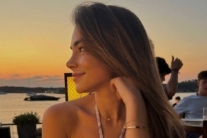 特爾施特根社媒公開新戀情：曬女友配加泰語(yǔ)，疑似本地姑娘