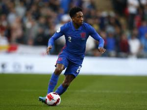 英媒：熱刺有意免簽沃克-彼得斯，主帥弗蘭克持開放態(tài)度