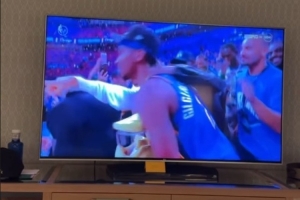 維尼修斯觀看NBA總決賽搶七：愛你，亞歷山大！傳奇！
