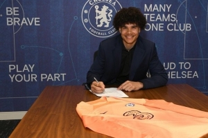 鏡報：水晶宮與切爾西19歲門將盧克-坎貝爾進(jìn)行轉(zhuǎn)會談判