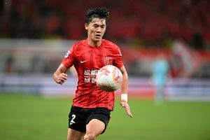 足球報(bào)：蓉城夏窗操作勢(shì)在必行 胡荷韜預(yù)計(jì)至少缺席兩個(gè)月