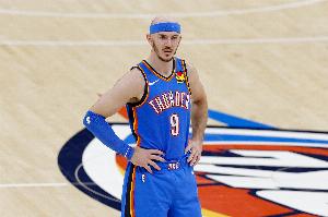 單次總決賽搶斷紀(jì)錄：88托馬斯20次、16詹姆斯18次、25卡魯索17次