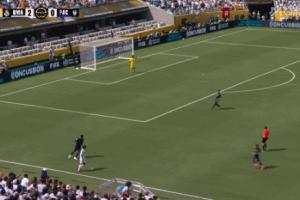 10人皇馬3球領先！迪亞斯挑傳禁區(qū)，巴爾韋德捅射破門！