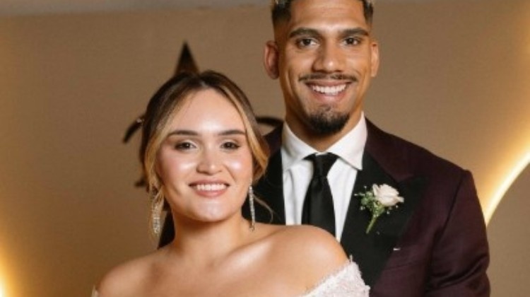 ??新婚大喜！阿勞霍舉行結(jié)婚典禮&情不自禁落淚，亞馬爾送祝福