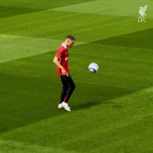 來看1.36億先生顛球！維爾茨安菲爾德首顛??絲滑~瀟灑~