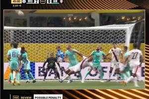 哈蘭德點射打入世俱杯首球！阿坎吉禁區(qū)內(nèi)被拉倒 VAR介入裁判判點