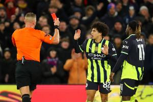 郵報(bào)：劉易斯因世俱杯首場吃到紅牌被追加停賽兩場，確認(rèn)缺戰(zhàn)尤文