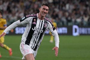 隆戈：DV9來米蘭可能性下降&不愿放棄1200萬年薪 米蘭有意努涅斯