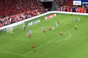 蓉城禁區(qū)內(nèi)制造混亂，羅慕洛破門完成傳射，蓉城3-0領(lǐng)先新鵬城