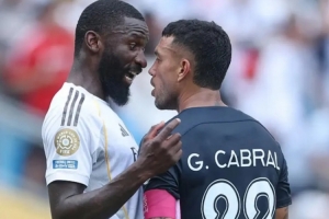 記者：國際足聯(lián)對卡布拉爾展開調(diào)查，呂迪格指控他種族歧視