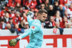 官方：多特蒙德簽下波鴻門將德雷維斯，雙方簽約至2027年