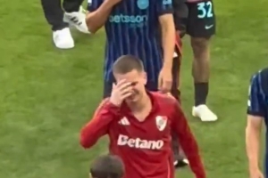 ??傷心欲絕！河床世俱杯小組出局，17歲馬斯坦托諾痛哭離場