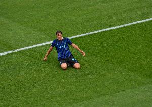 斯基拉：多支意甲球隊報價F-埃斯波西托，但齊沃希望留下他