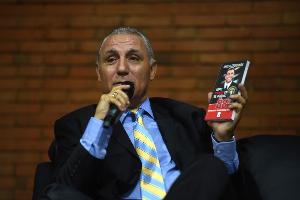 ??世俱杯遭批評(píng)！斯托伊奇科夫回?fù)簦好磕曩?000萬(wàn)時(shí)怎么不抱怨