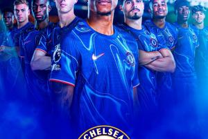 ??大巴車一層專坐前鋒？藍(lán)軍鋒線共14人，花1億簽佩德羅+德拉普