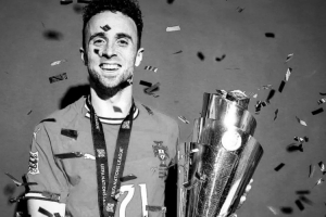 達洛特社媒曬若塔手捧獎杯照片：令人心碎，向家人致以慰問