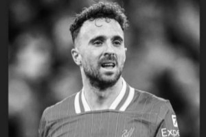 R.I.P. 曼城后衛(wèi)阿克曬圖悼念離世的若塔：?????