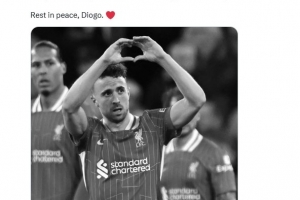 紐卡斯?fàn)柟俜降磕钊羲哼@一令人心碎的消息讓我們深感悲痛