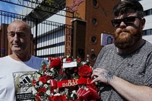 R.I.P.已有利物浦球迷來到安菲爾德，為若塔獻花