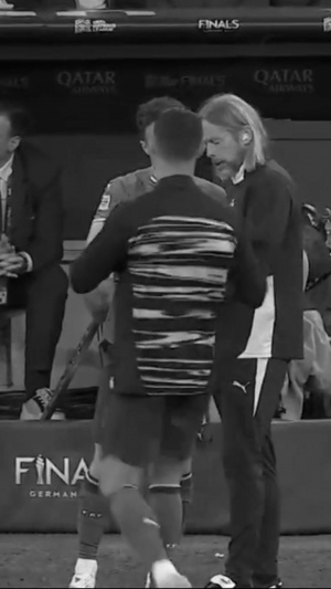 這一抱竟是永別??！若塔生涯最后一次出場(chǎng)前，C羅與之擁抱鼓勵(lì)