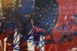 尷尬了??尼科壁畫三次被畢巴球迷損毀，今天官宣球員再留隊10年