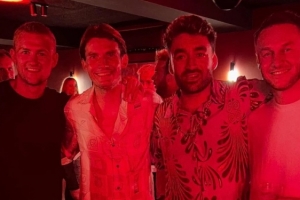 都體：庫普梅納斯與德里赫特在西班牙伊比薩島度假