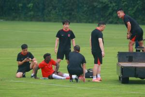 直播吧：成都蓉城外援卡隆在訓(xùn)練中十字韌帶斷裂，賽季報(bào)銷