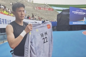 蘇州東吳門將李新宇19日中甲比賽結(jié)束后，20日將馳援蘇超揚州隊