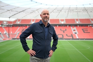 滕帥首戰(zhàn)慘??！球迷：笑炸了；居然有老曼聯(lián)球迷支持他而不是C羅