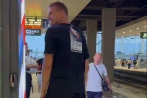 約基奇第一次嘗試與高鐵“賽跑” 你們覺得誰贏了？