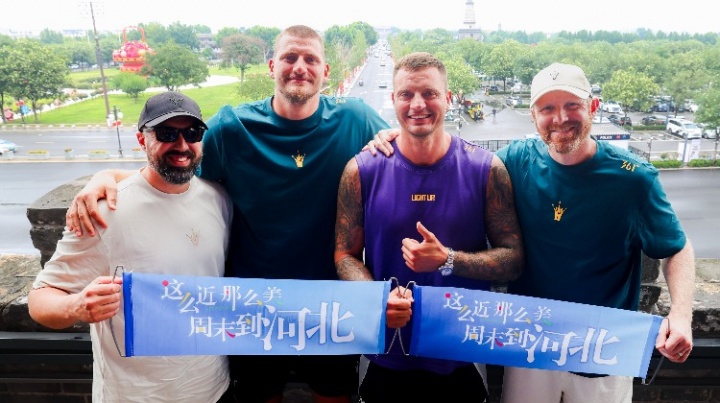 有點天賦嗷??約老師周末到河北??互動秀中文：這么近 那么美