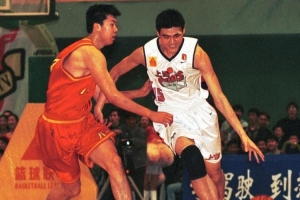 媒體人：姚郅巴01大運擊敗美國 中國男籃迄今唯一國際大賽勝美國