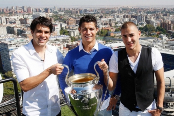 詹俊稱歷史最強(qiáng)！回顧09皇馬夏窗：C羅、本澤馬領(lǐng)銜 總價2.59億歐