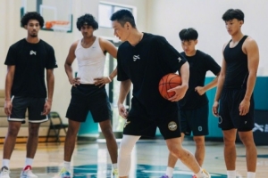 后衛(wèi)的傳承！趙維倫受邀參加林書豪的灣區(qū)訓(xùn)練營(yíng)