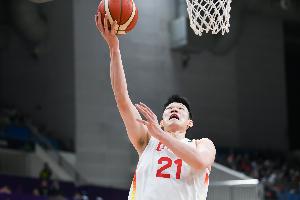 媒體人：半場領先10分留對手反超的幻想空間 我們最大問題在防守