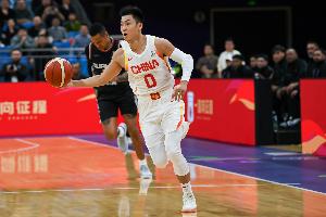 拼勁十足！高詩(shī)巖出戰(zhàn)8分半鐘 4罰球全中拿下4分2籃板1助攻1搶斷