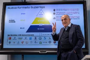 前裁判：特巴斯試圖操控裁判，他聲稱(chēng)保持裁判獨(dú)立但實(shí)際不然