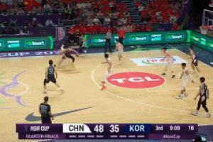 打破0的尷尬！胡金秋協(xié)防送出大帽 中國(guó)男籃本屆比賽終于有蓋帽了