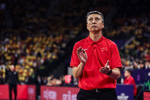 媒體人：次節(jié)前半段大量無球換防鎖了韓國(guó)的遠(yuǎn)射 中國(guó)隊(duì)打得很好