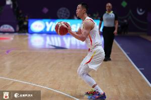 媒體人：與其讓球員去NBL拿超低薪水歷練 不如讓澳洲后衛(wèi)來CBA